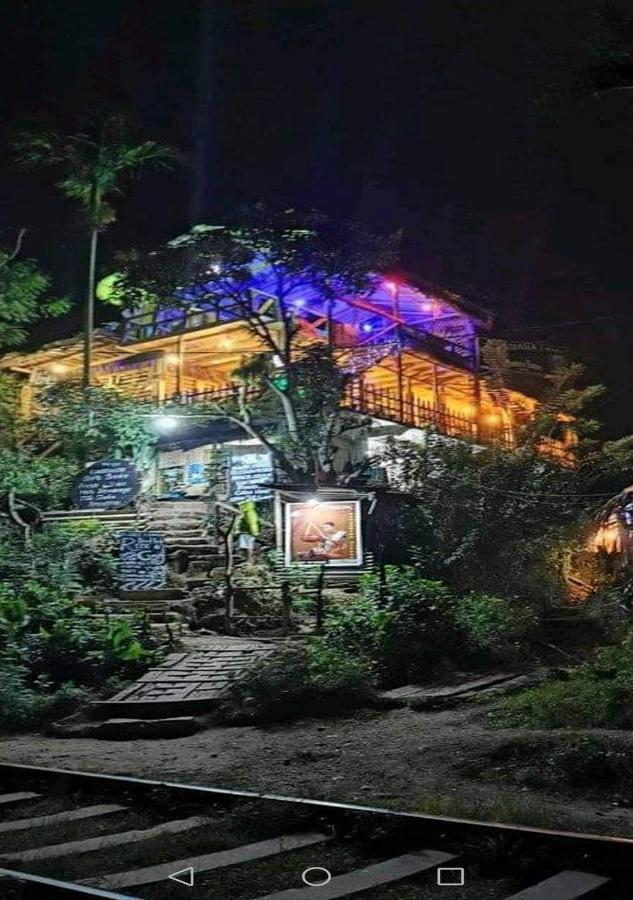Хостел Tree House Cafe Элла Экстерьер фото